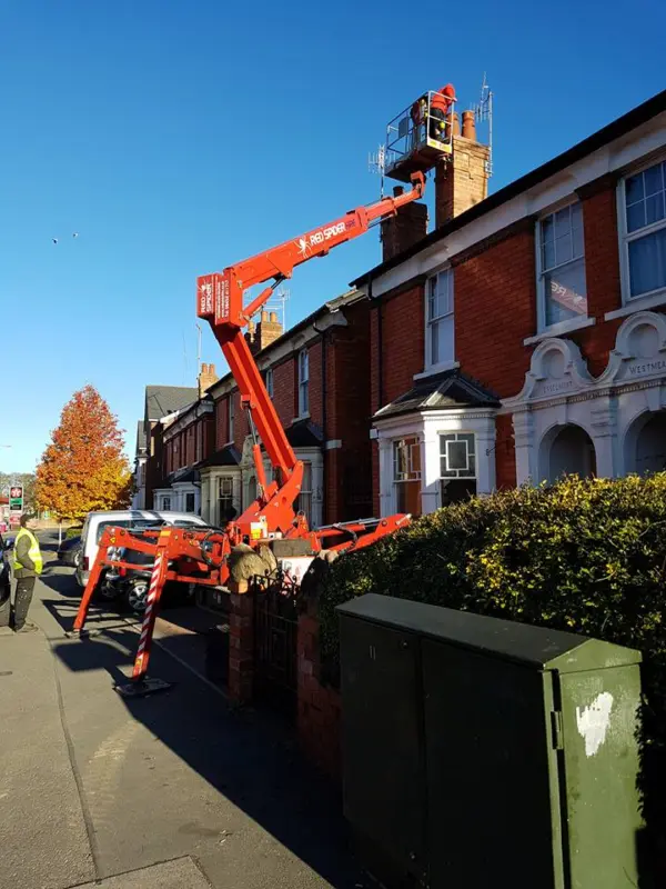 maint-img1-600x800 (2)